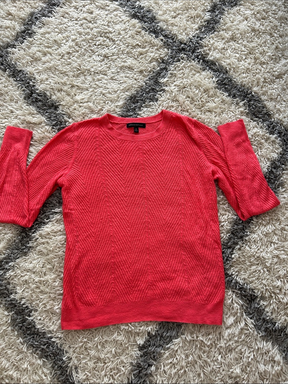 Banana Republic Coral Chevron Knit Crewneck size medium